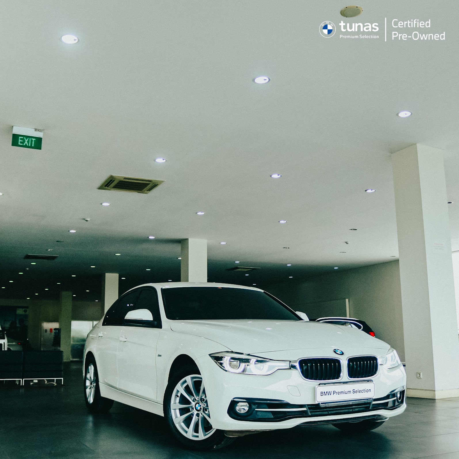 BMW 320 Sport (F30) warna Alpine White tahun 2016