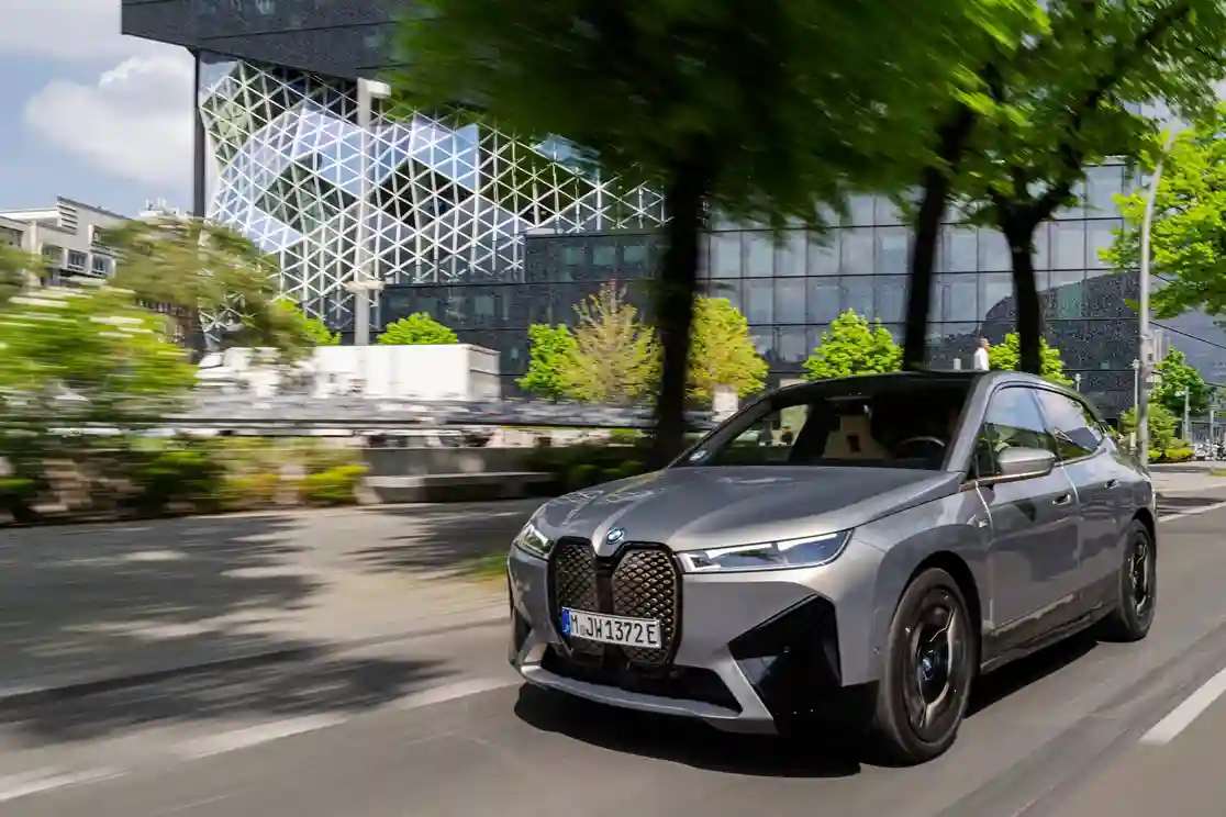 mobil BMW dengan konsep sustainable